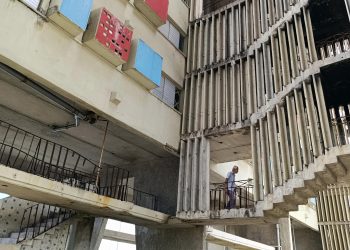 La lucha de los mayores en La Habana ante los apagones constantes