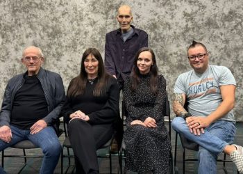 Reunión del elenco de La Familia Addams tras 33 años de su estreno