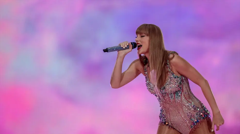 Fans de Taylor Swift lanzan campaña a favor de Kamala Harris durante su gira