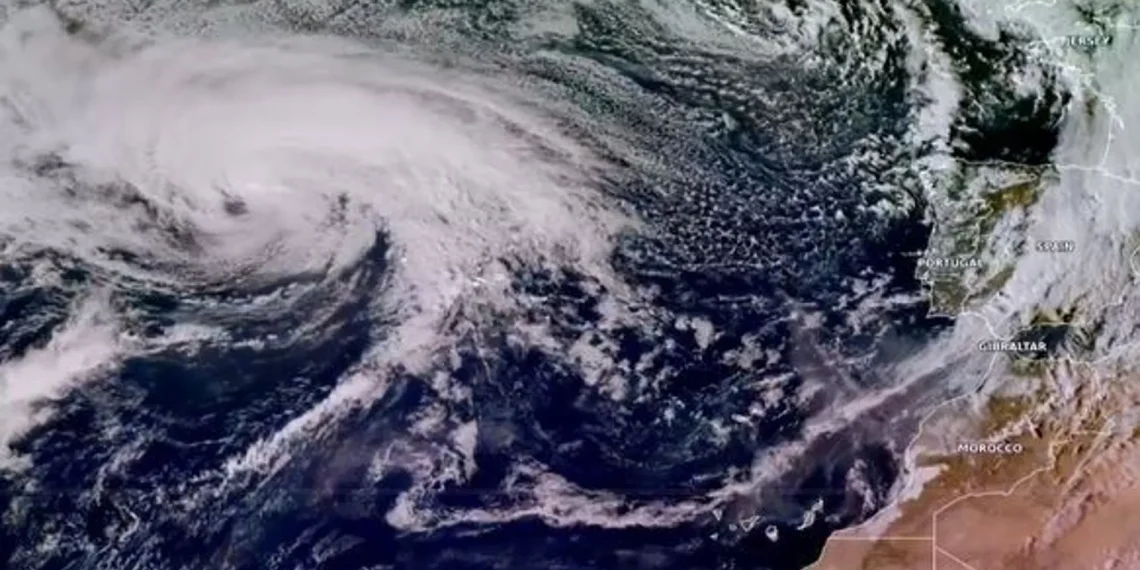 El impacto de Kirk en España: fuertes vientos y caos en los vuelos