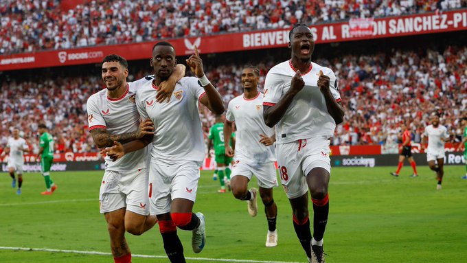 El Sevilla se lleva el derbi con un gol de penalti de Lukebakio (1-0)