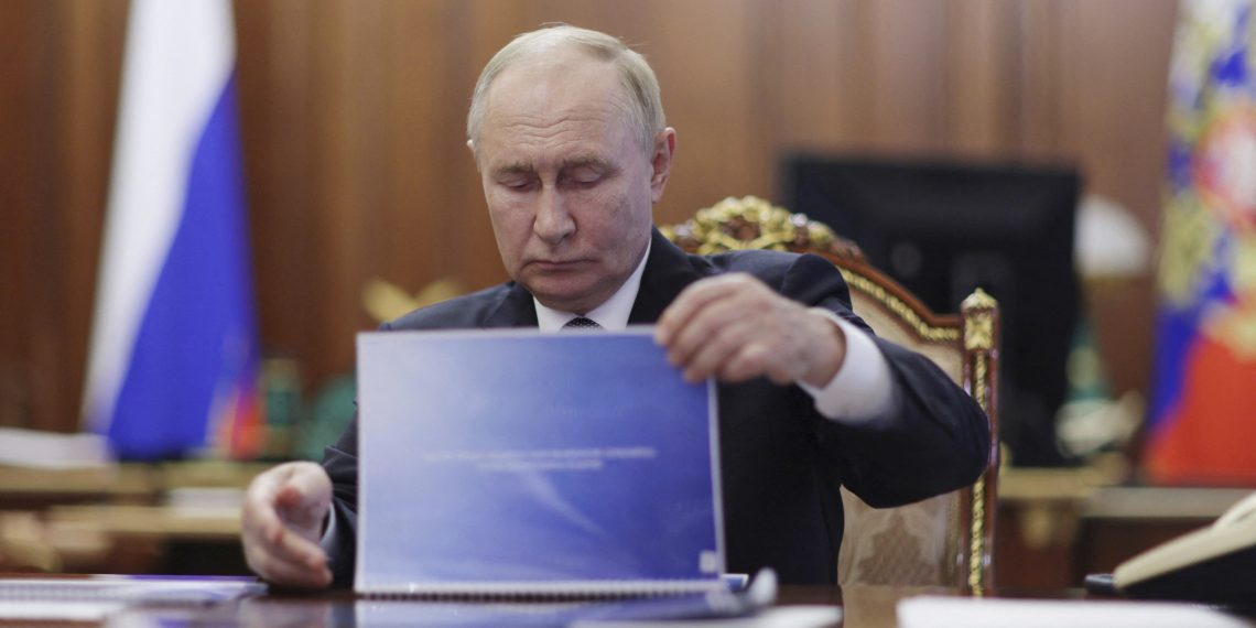 Putin establece nueva doctrina nuclear que permite responder con armas atómicas