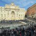 Nueva pasarela en la Fontana de Trevi genera controversia