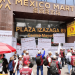 Operativo de la policía capitalina en Plaza Izazaga 89 para decomisar mercancía pirata