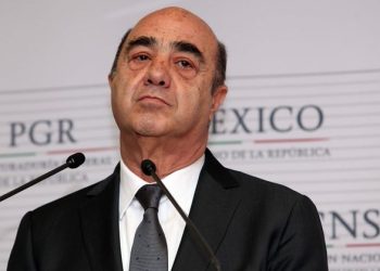 Tribunal rechaza libertad provisional para Murillo Karam y alerta sobre riesgo de evasión
