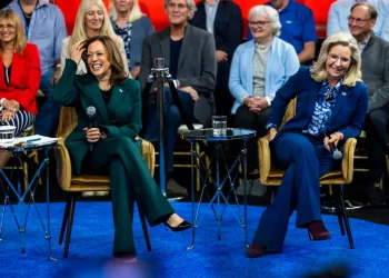 Trump propone castigo extremo para Liz Cheney por sus críticas