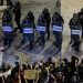 Cuatro detenidos y 31 policías heridos en disturbios en la protesta por la gestión de la DANA