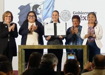 Claudia Sheinbaum firma reforma para fortalecer derechos de las mujeres