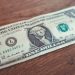 Dólar sube a 20.61 pesos; Banxico podría reducir tasas este jueves