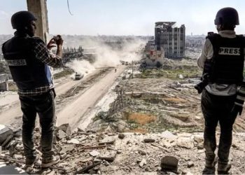 Periodista muere en Gaza por un bombardeo israelí, elevando a 184 las víctimas fatales