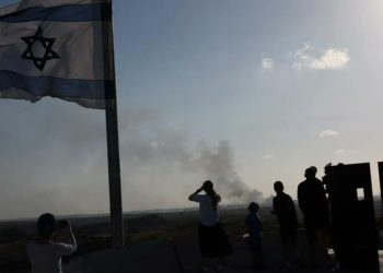 Israel detecta el lanzamiento de unos 100 cohetes desde Líbano