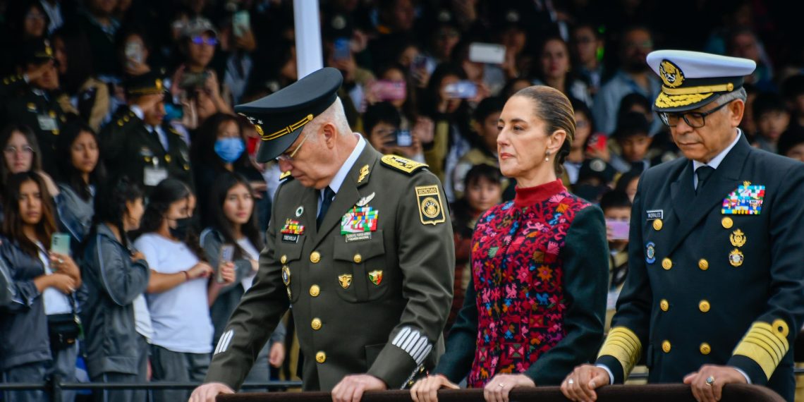 Claudia Sheinbaum encabeza su primer desfile por la Revolución Mexicana