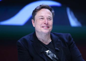 Elon Musk busca reclutar expertos para reducir gastos públicos en departamento gubernamental