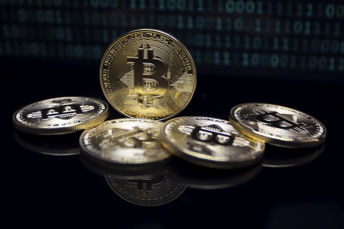 El bitcoin alcanza máximos históricos cerca de los 82.400 dólares tras la victoria de Trump