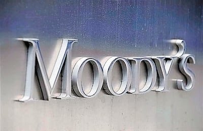 Moody’s baja perspectiva de México a negativa por riesgos fiscales y judiciales