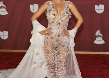 Originalidad y moda conceptual destacan en la alfombra roja de los Latin Grammy