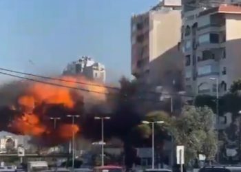 Israel intensifica ataques en Beirut y responde a los misiles de Hizbulá en el norte de Israel