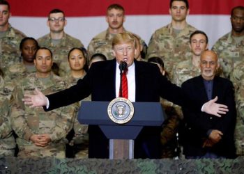 Trump confirma uso de Fuerzas Armadas para deportación de migrantes indocumentados