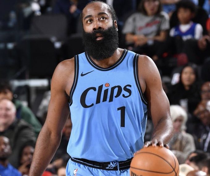 James Harden alcanza el segundo lugar histórico en triples en la NBA