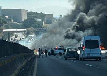 Explosión en autopista Chamapa-Lechería involucra pipa; autoridades investigan