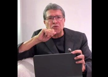 Ricardo Monreal se disculpa por usar helicóptero tras críticas de Sheinbaum