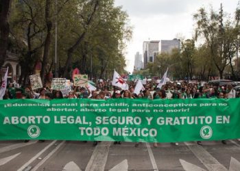Aprobación en comisiones para despenalización total del aborto en CDMX