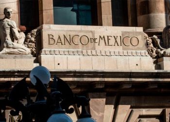 Banxico reduce tasa de interés al 10.25 % en su primera decisión bajo el gobierno de Sheinbaum