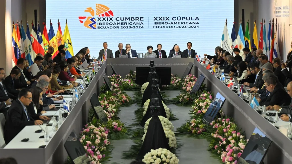 La Cumbre Iberoamericana de Cuenca 2024 marca un hito con la falta de líderes latinoamericanos, excepto el presidente de Ecuador.