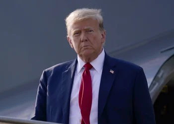 Trump inicia el recibo de informes secretos mientras se prepara para asumir la presidencia