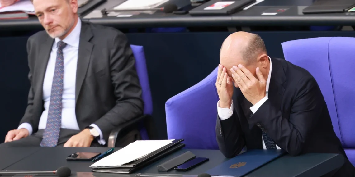 Merz exige un voto de confianza inmediato a Scholz tras el colapso de la coalición