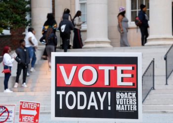 Más de 64 millones de personas ya votaron anticipadamente en EE.UU.