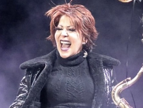 Alejandra Guzmán regresa a los escenarios tras la muerte de su madre, Silvia Pinal