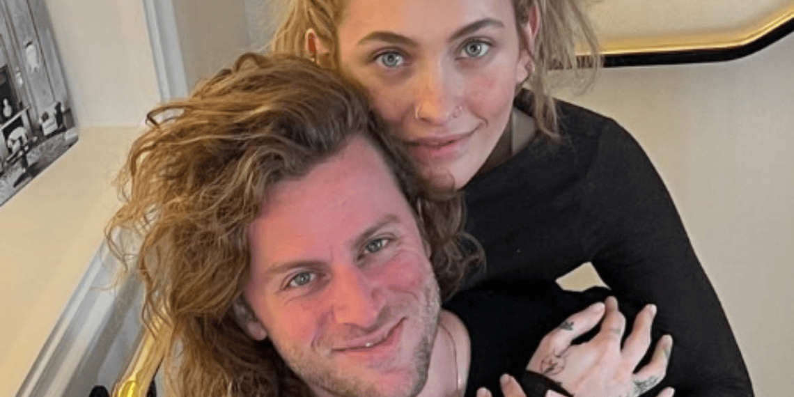 Paris Jackson se compromete con Justin ‘Blue’ Long