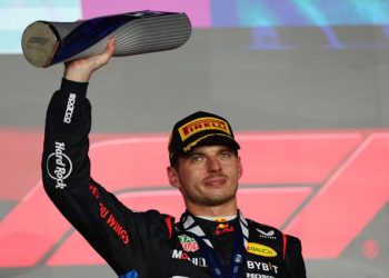 “Checo Pérez queda fuera en Losail mientras Verstappen domina”