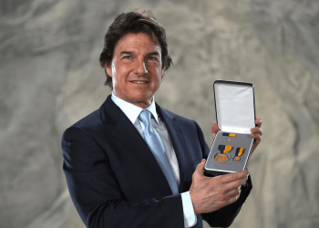 Tom Cruise recibe un premio por su legado en Top Gun y apoyo a la Marina de EE.UU.