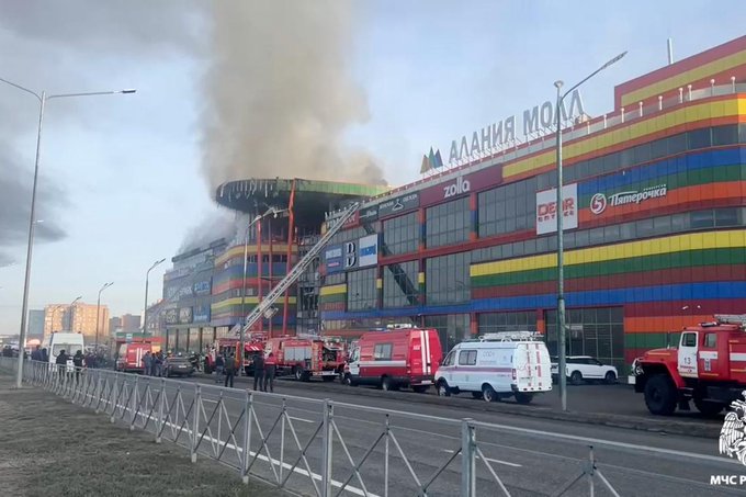 Dron derribado provoca explosión en centro comercial ruso: una mujer muerta y dos heridos