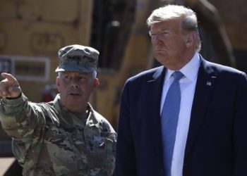 Alcalde de Chicago rechaza plan de Trump para convertir policías en agentes migratorios