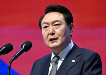 Oposición surcoreana pide destitución de Yoon Suk-yeol tras revocar ley marcial