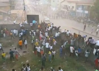 56 muertos tras estampidas en enfrentamientos durante un partido de fútbol en Guinea-Conakri