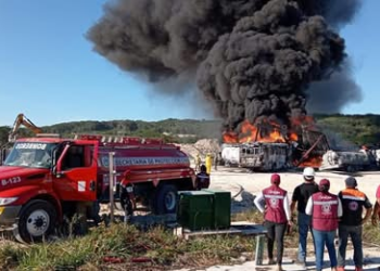 Controlan incendio en depósito de diésel del Tren Maya en Campeche; investigan origen