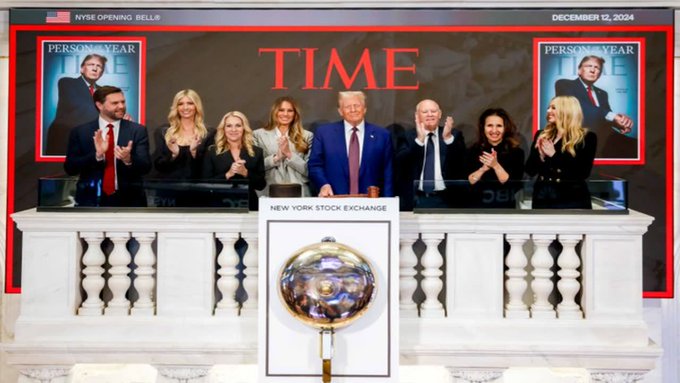 Trump recibe una gran ovación al abrir las operaciones de Wall Street