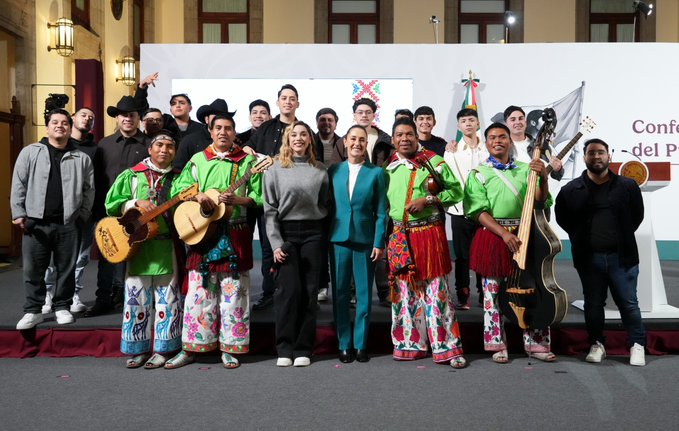“Himno Migrante” resuena en la mañanera; Sheinbaum llama a los mexicanos a hacerlo suyo