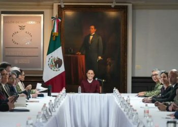 Sheinbaum destaca legado de Benito Juárez en reunión con su gabinete en Palacio Nacional
