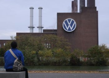 Volkswagen recortará 35.000 empleos en Alemania para 2030