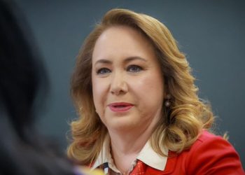 Yasmín Esquivel responde a la UNAM tras cierre de investigación por plagio de su título