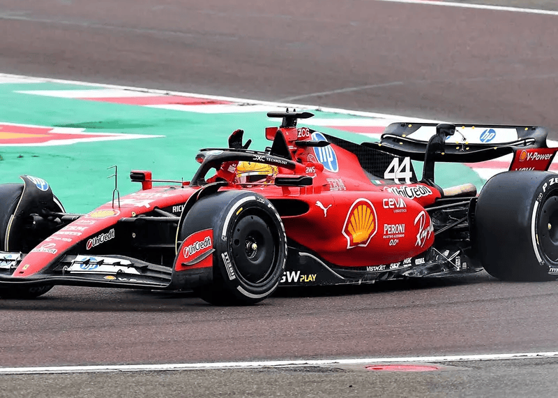 Hamilton hace su debut como piloto de Ferrari en el circuito de Fiorano