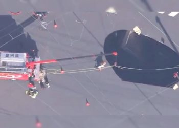 Hombre lleva más de 48 horas atrapado en socavón en Japón