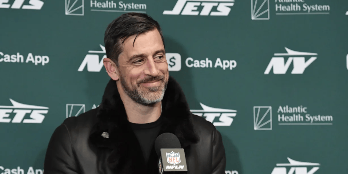 Aaron Rodgers se toma su tiempo para decidir su futuro con los Jets