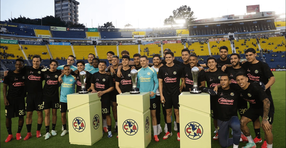 América se presenta ante su afición con sus tres trofeos del tricampeonato