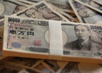 El yen japonés alcanza su nivel más bajo en seis meses frente al dólar